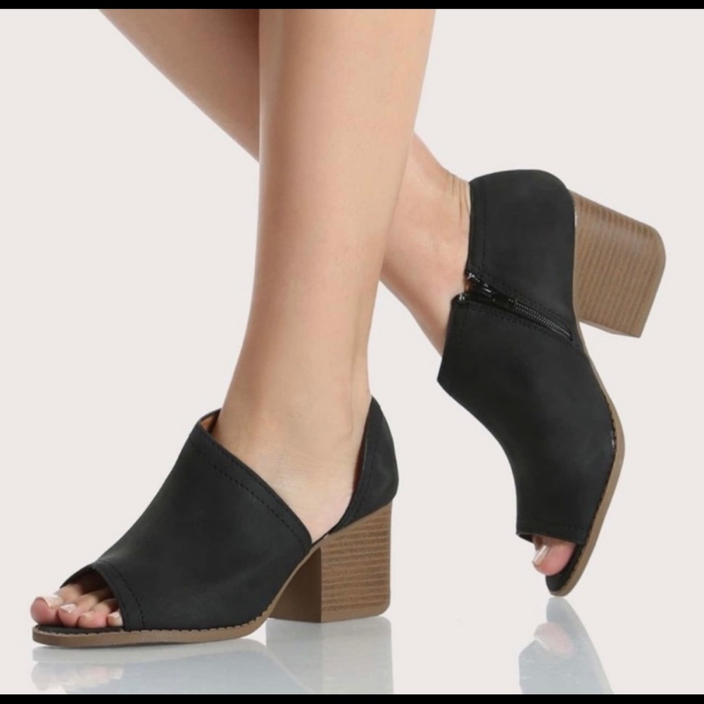 NEW Black Side Cut Out Peep Toe Ankle Booties
